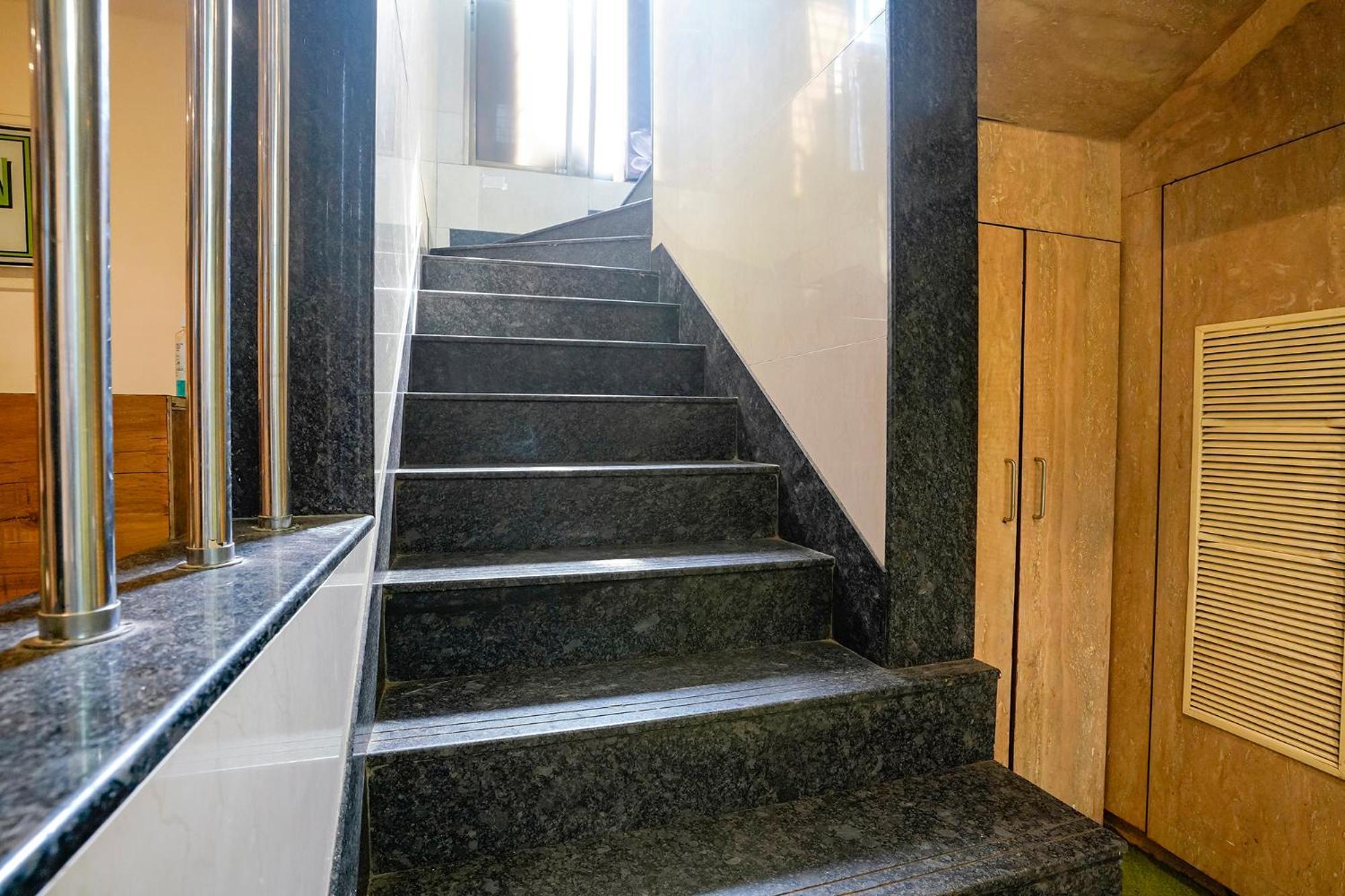 Fabhotel Regal Inn Bombaj Exteriér fotografie